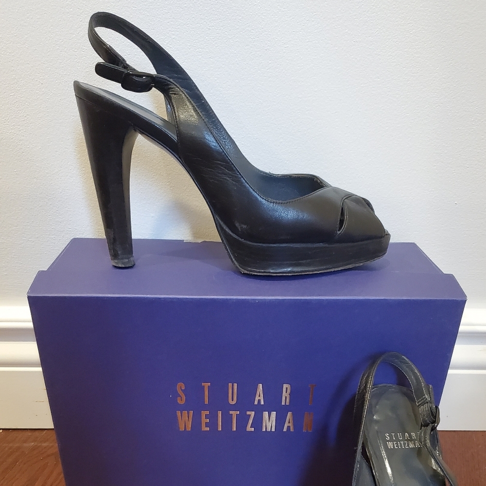 Stuart Weizman Black Sandal - size 8